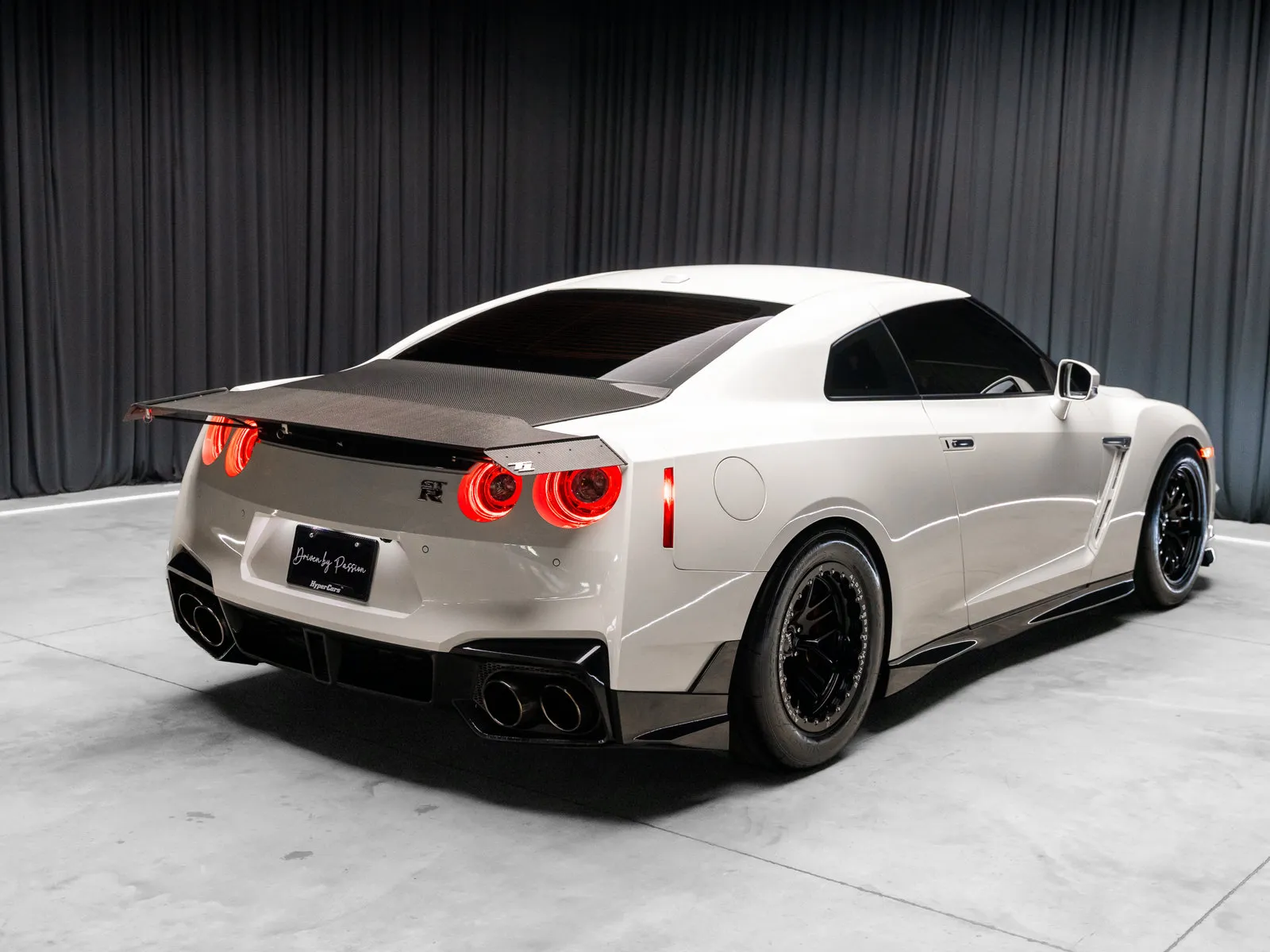 2024 Nissan GT-R Premium - Photo 7