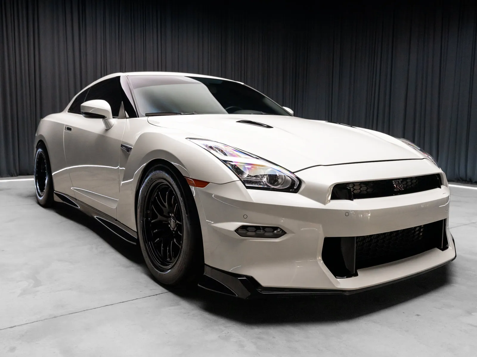 2024 Nissan GT-R Premium - Photo 22