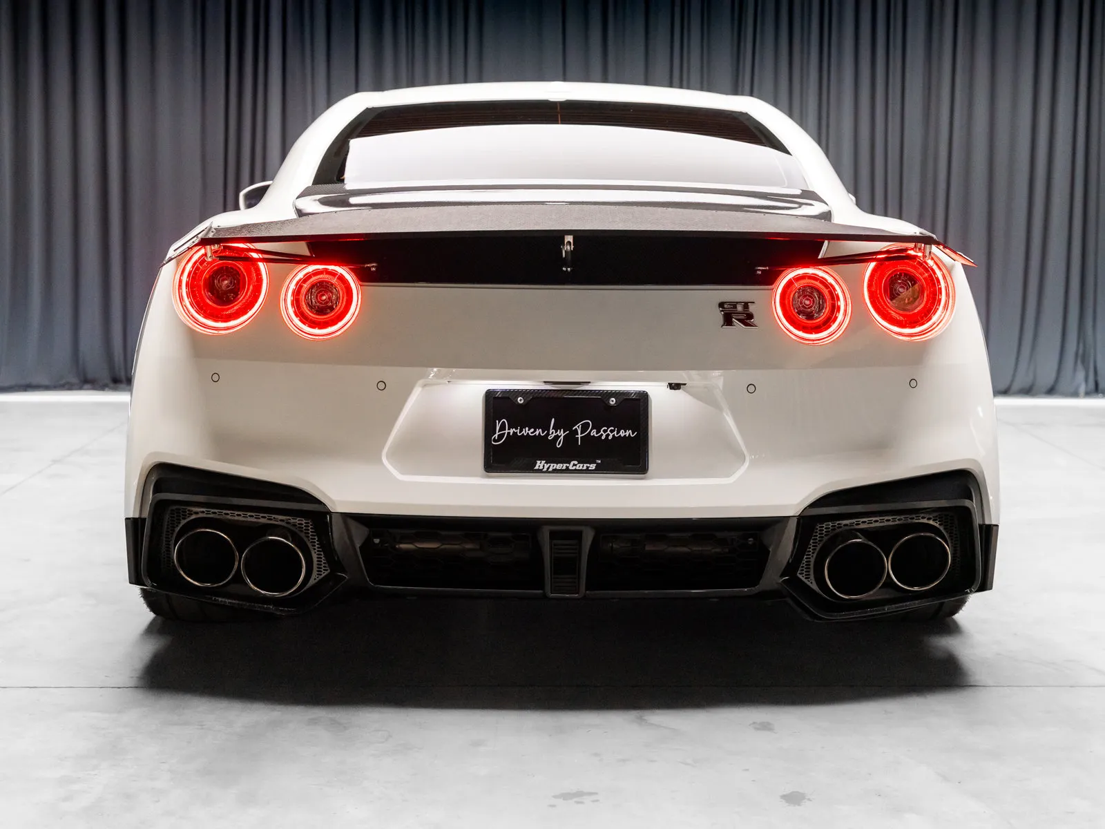 2024 Nissan GT-R Premium - Photo 9