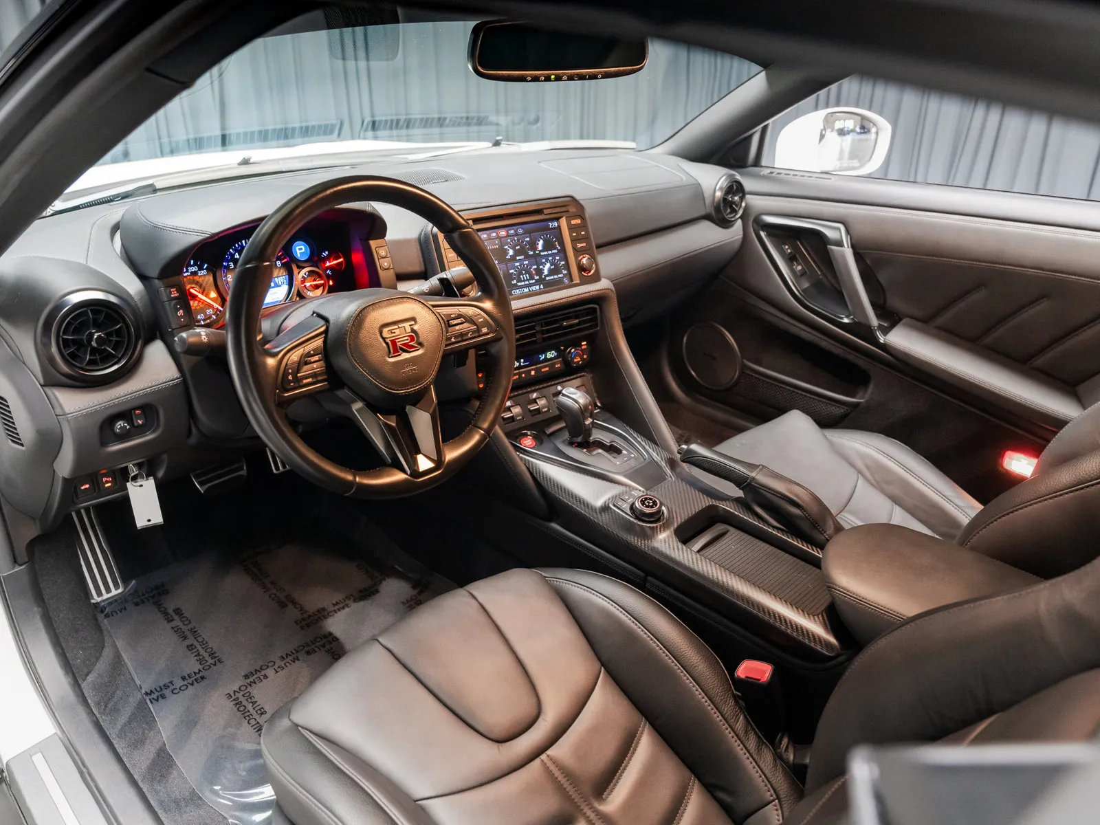 2024 Nissan GT-R Premium - Photo 10