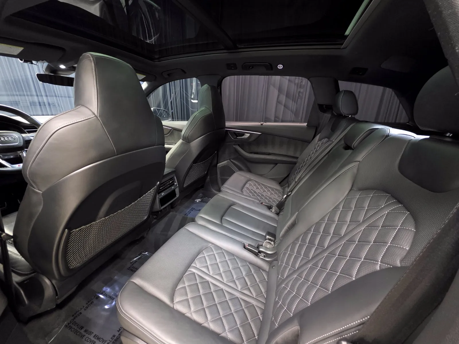 More photos of 2023 Audi SQ7 Prestige at HyperCars, IN