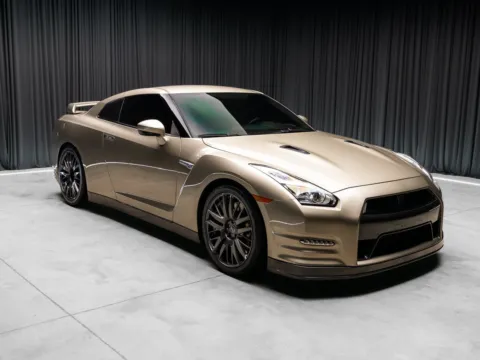 Photos of 2016 Nissan GT-R Premium for sale in New Albany, IN at HyperCars
