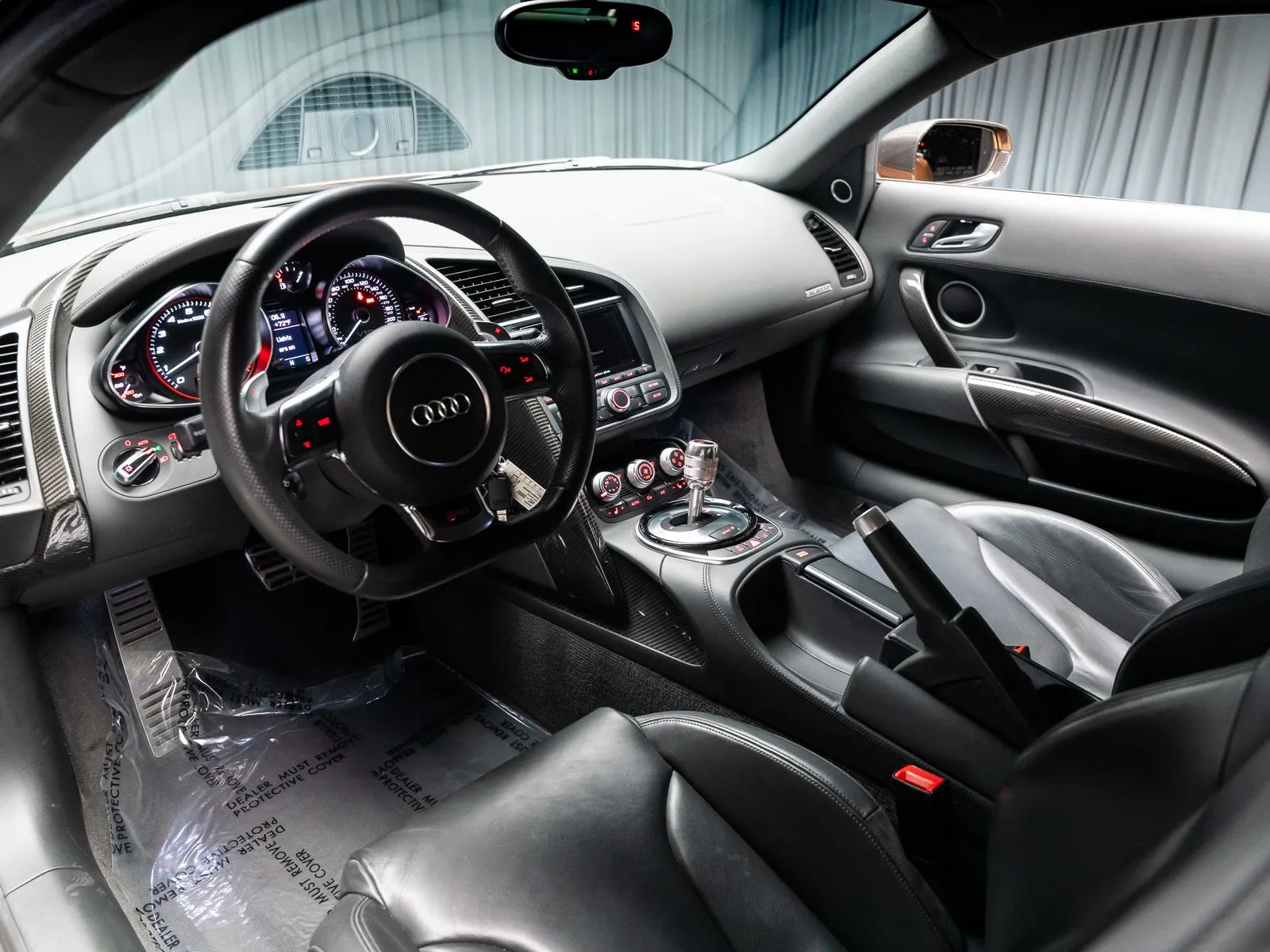 More photos of 2014 Audi R8 5.2 plus at HyperCars, IN