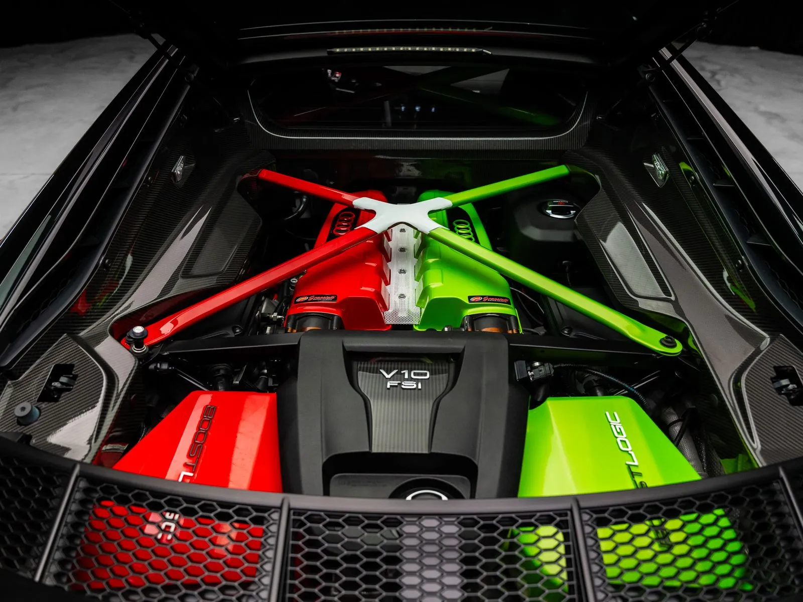 Photos of 2020 Audi R8 V10 performance for sale in New Albany, IN at HyperCars
