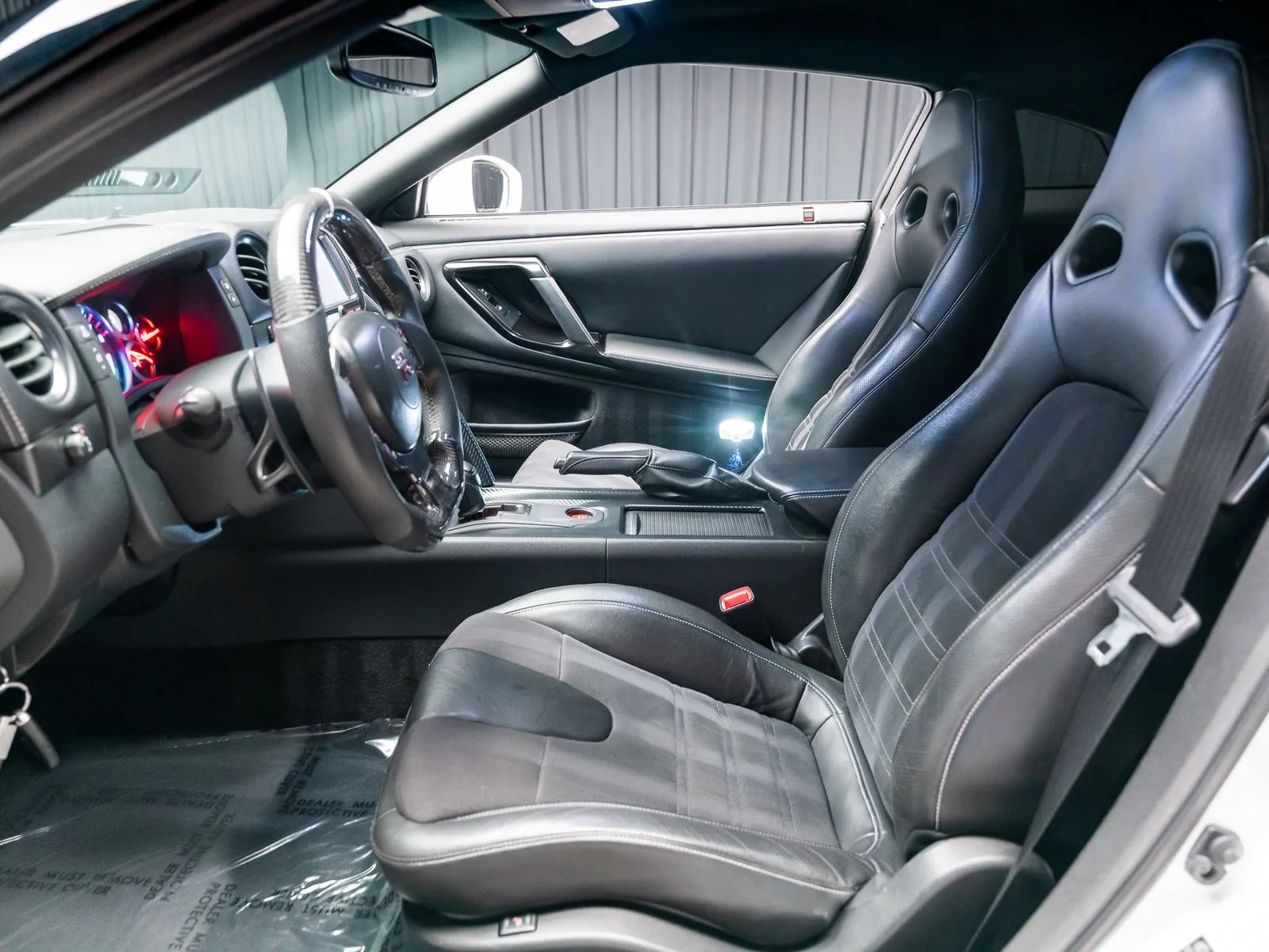 2015 Nissan GT-R Premium - Photo 44