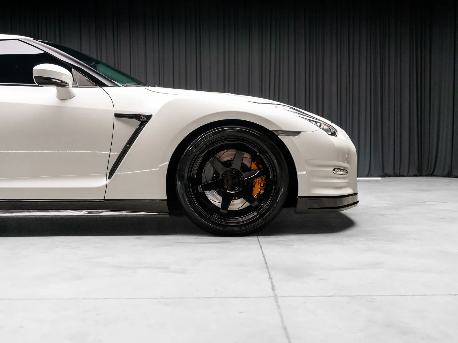 2015 Nissan GT-R Premium - Photo 30