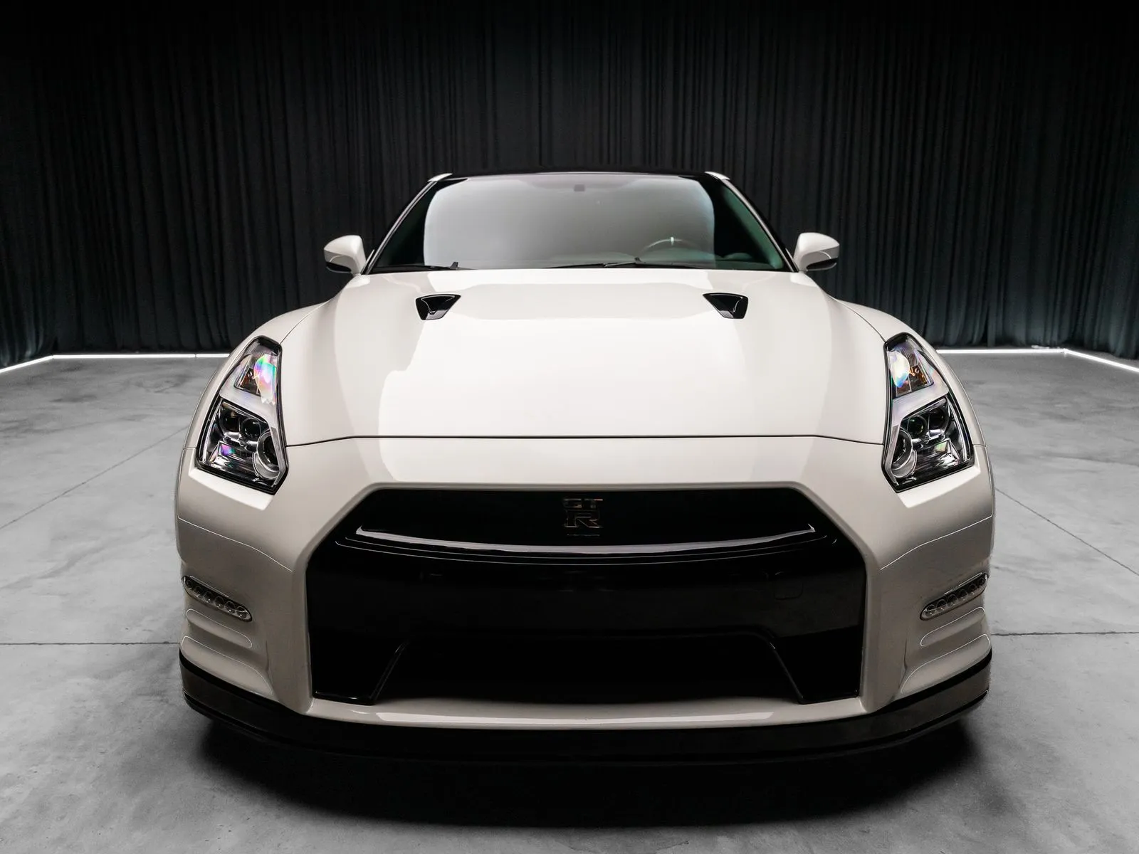 2015 Nissan GT-R Premium - Photo 9