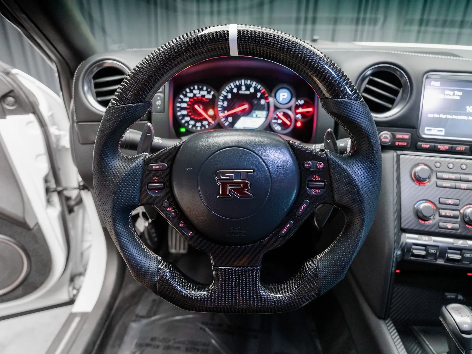 2015 Nissan GT-R Premium - Photo 46