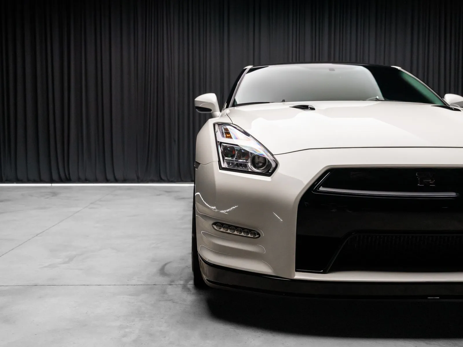 2015 Nissan GT-R Premium - Photo 19