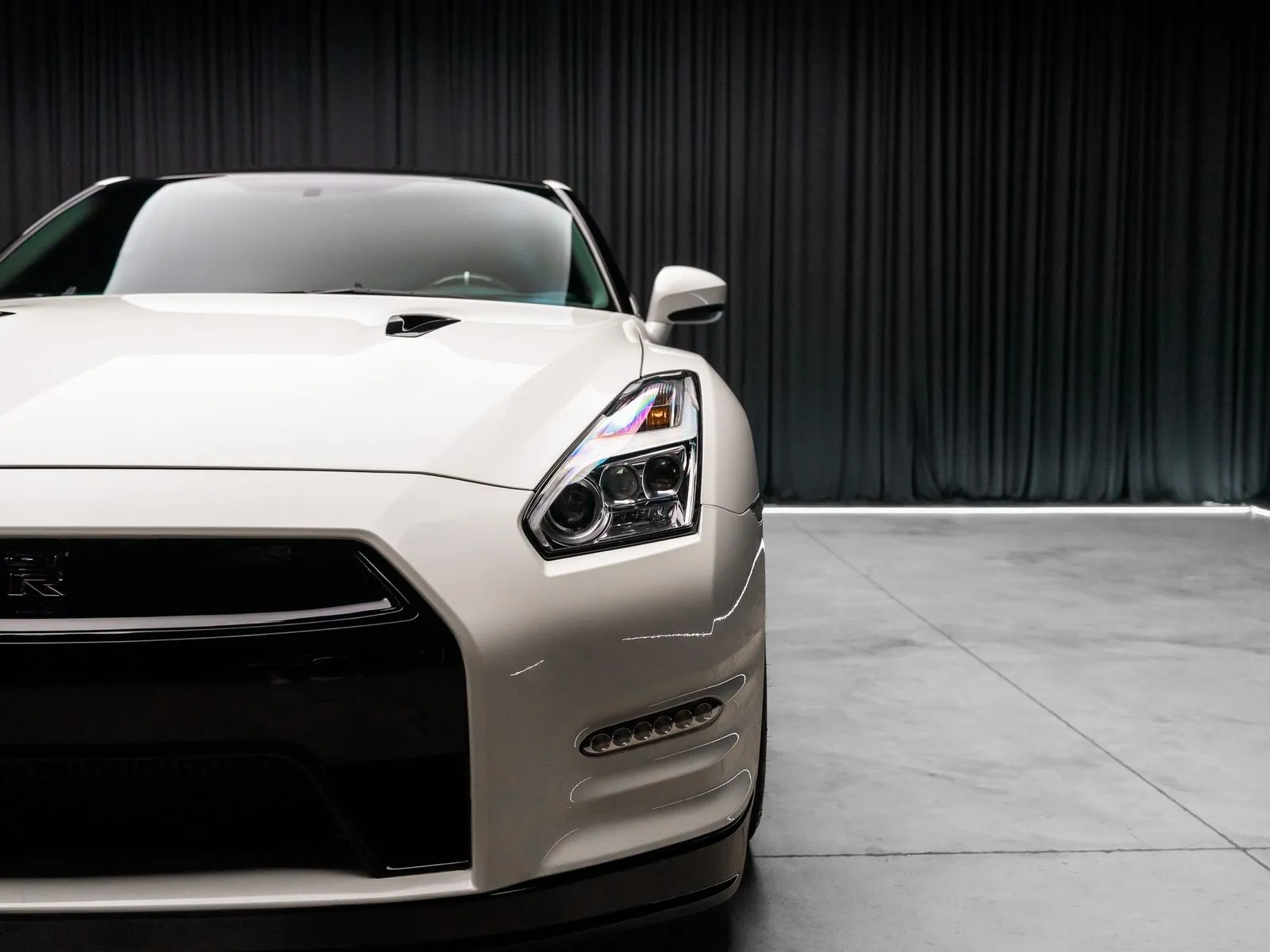 2015 Nissan GT-R Premium - Photo 21