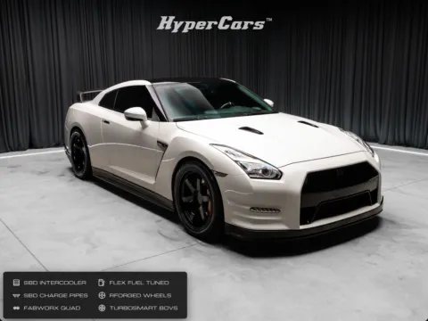 White 2015 Nissan GT-R Premium for sale in New Albany, IN