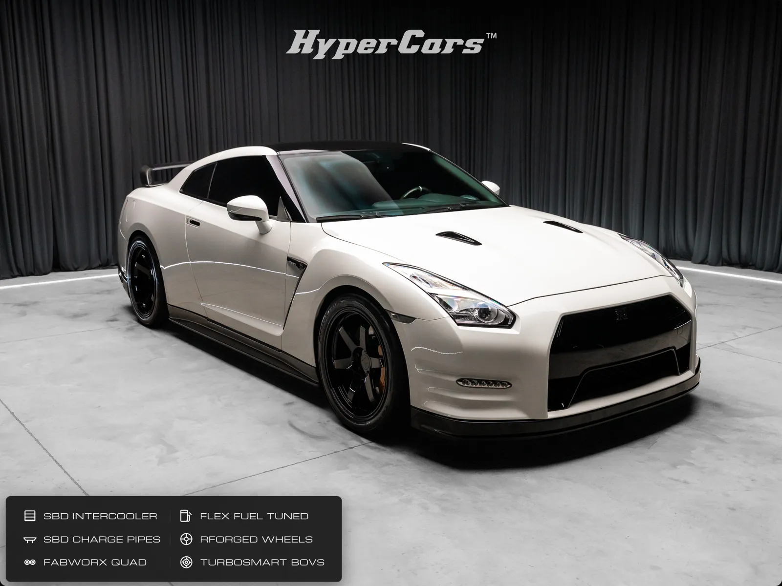 White 2015 Nissan GT-R Premium for sale in New Albany, IN