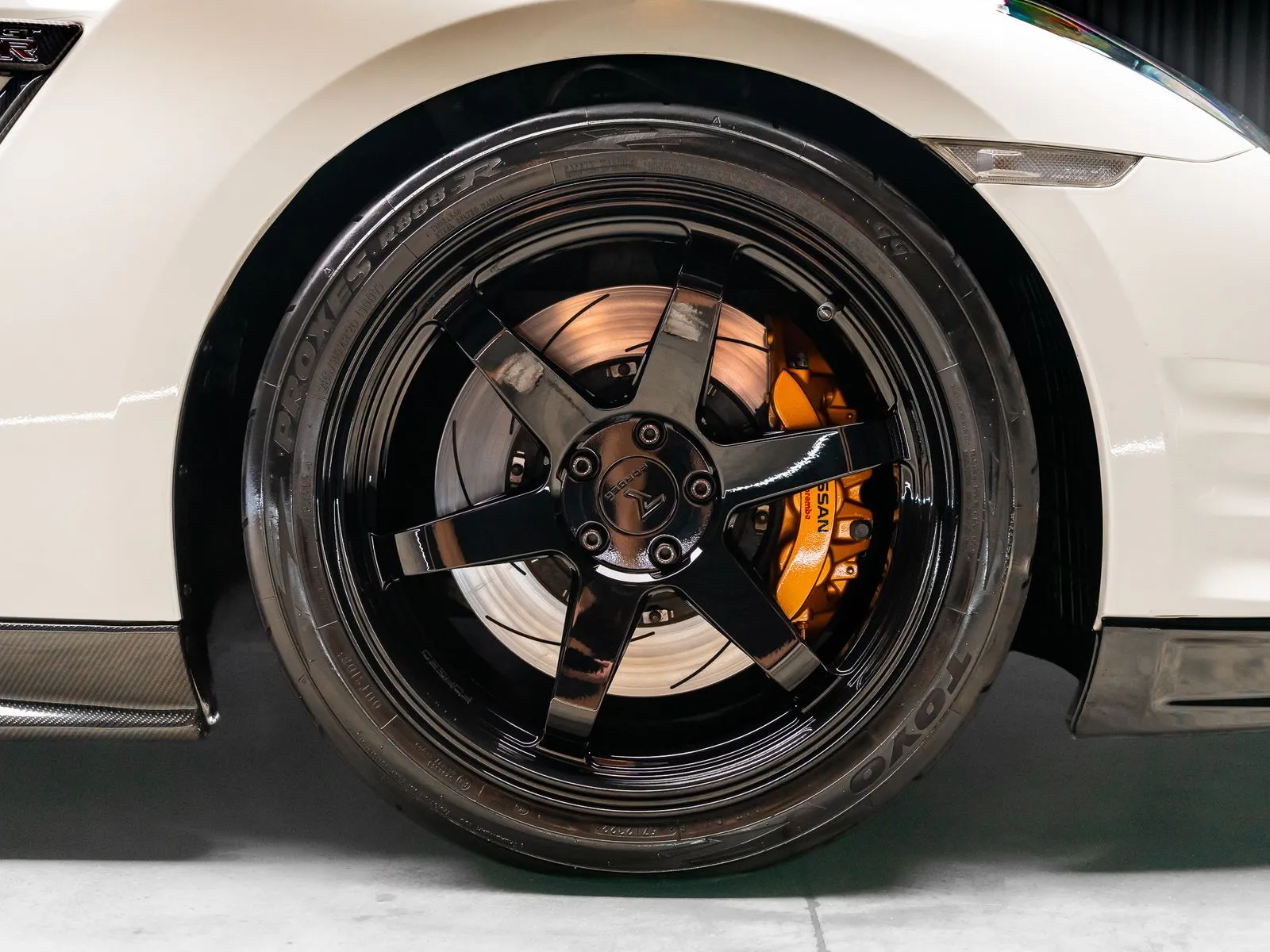 2015 Nissan GT-R Premium - Photo 25