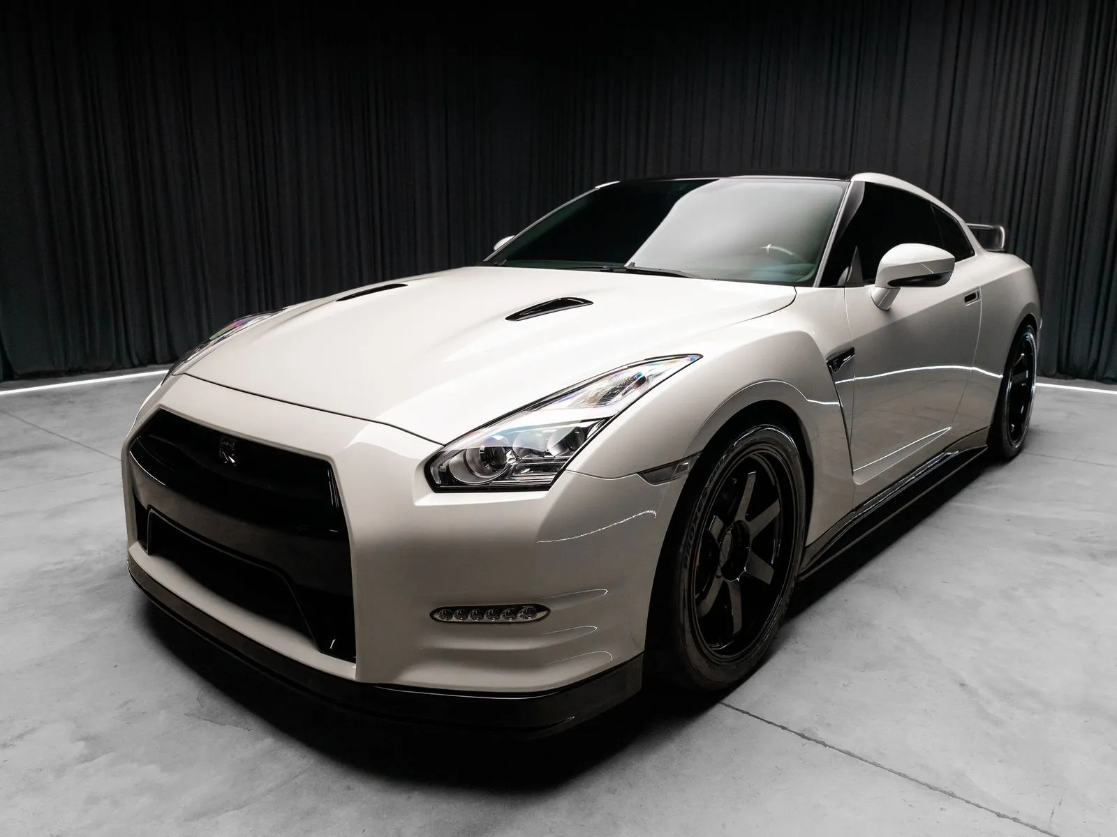 2015 Nissan GT-R Premium - Photo 10