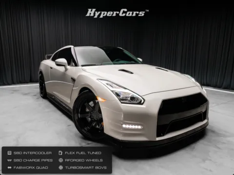 White 2015 Nissan GT-R Premium for sale in New Albany, IN