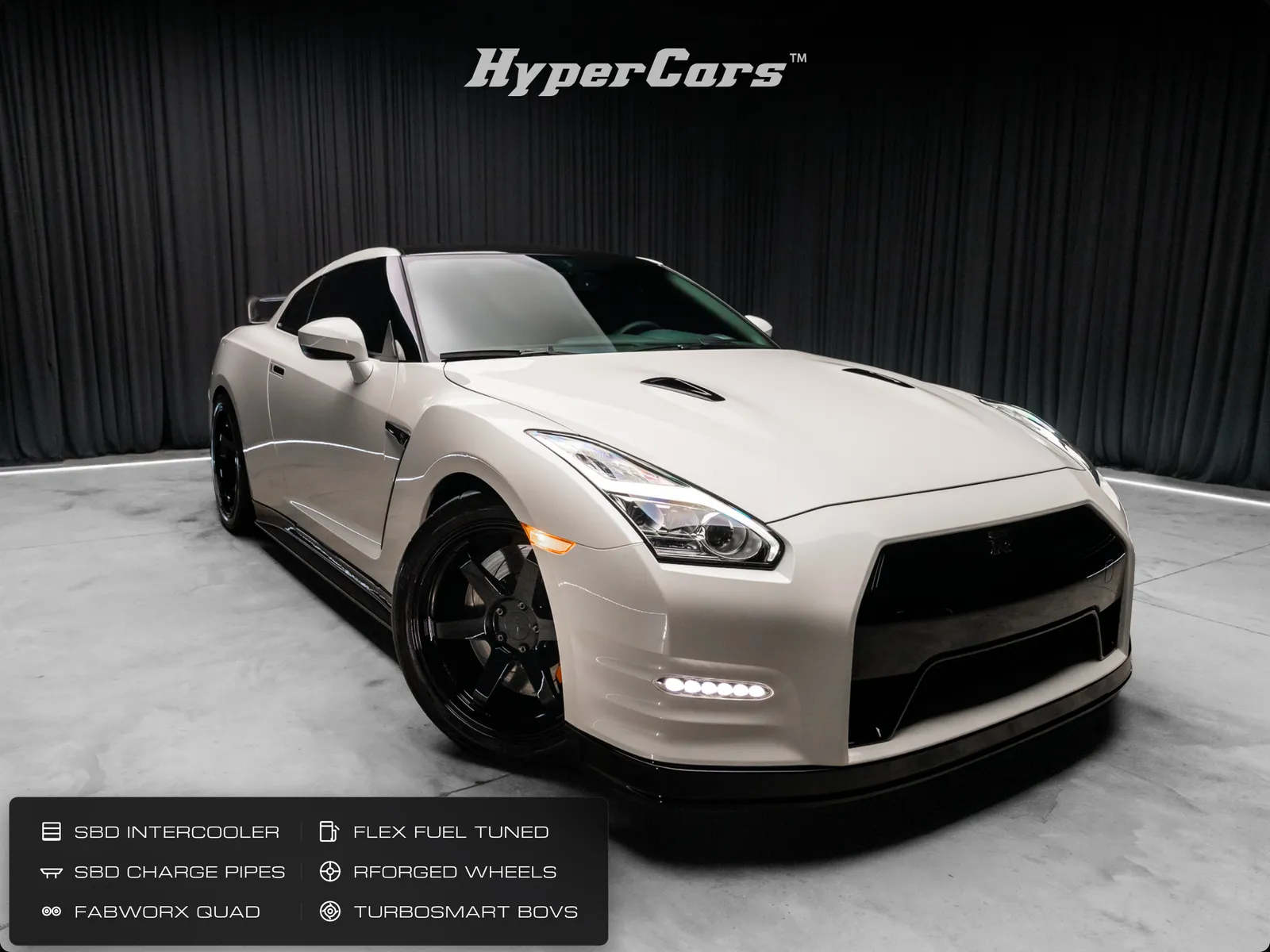 White 2015 Nissan GT-R Premium for sale in New Albany, IN