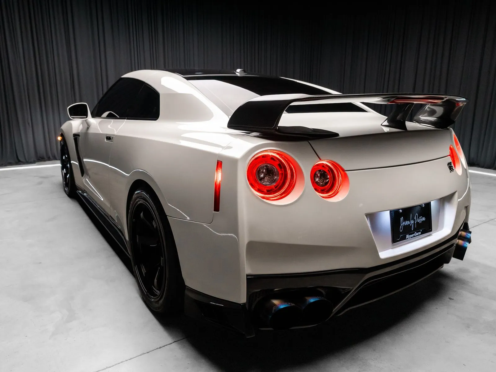 2015 Nissan GT-R Premium - Photo 12