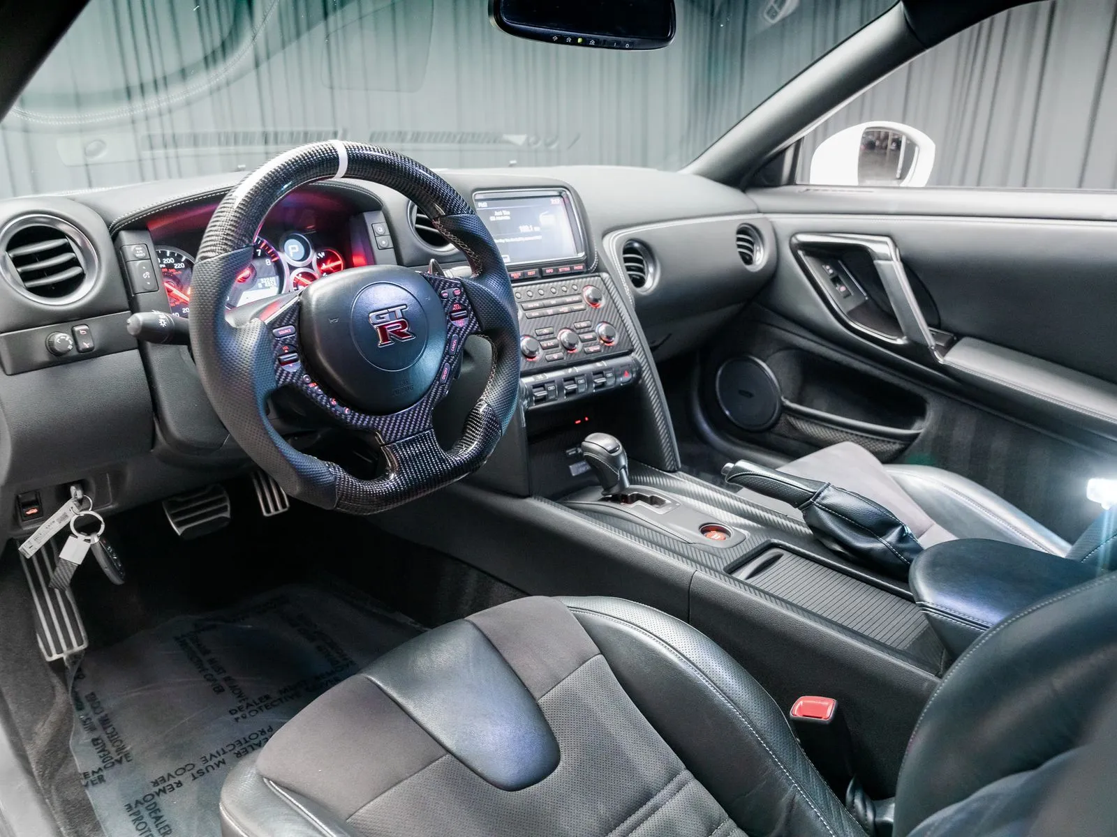 2015 Nissan GT-R Premium - Photo 6