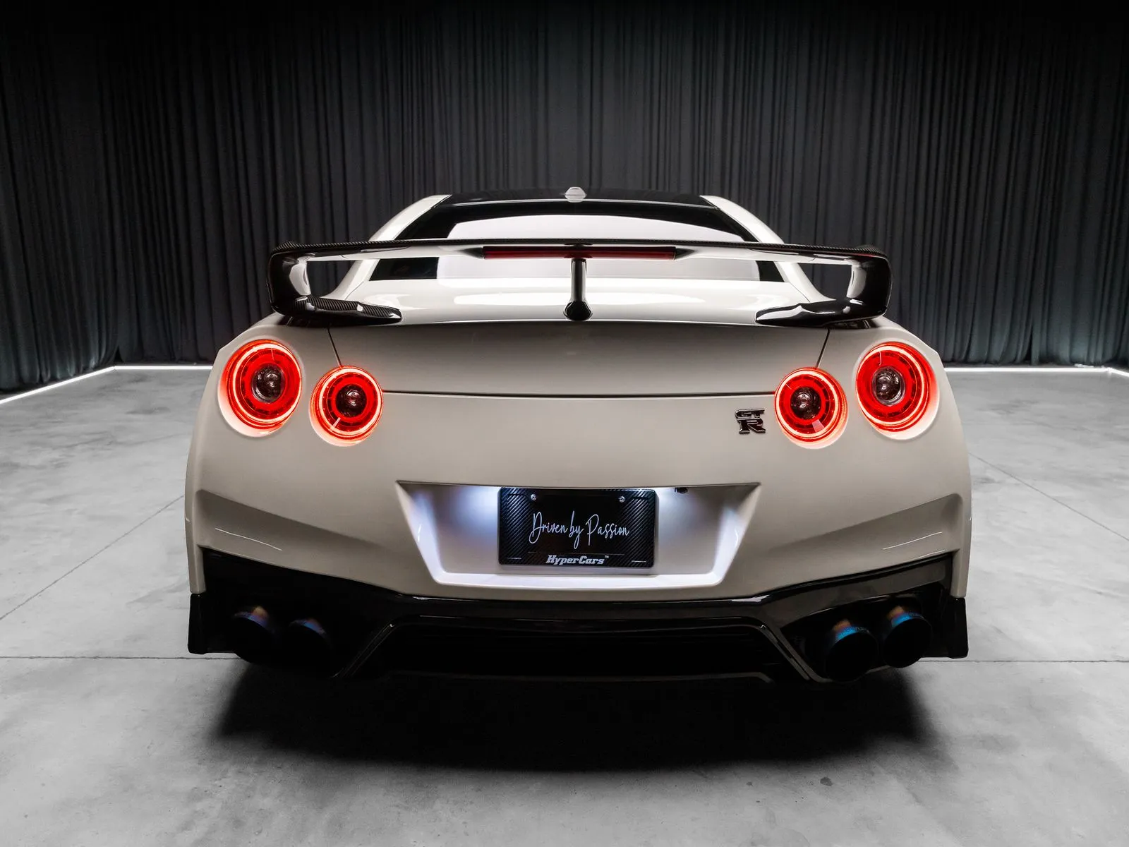 2015 Nissan GT-R Premium - Photo 13
