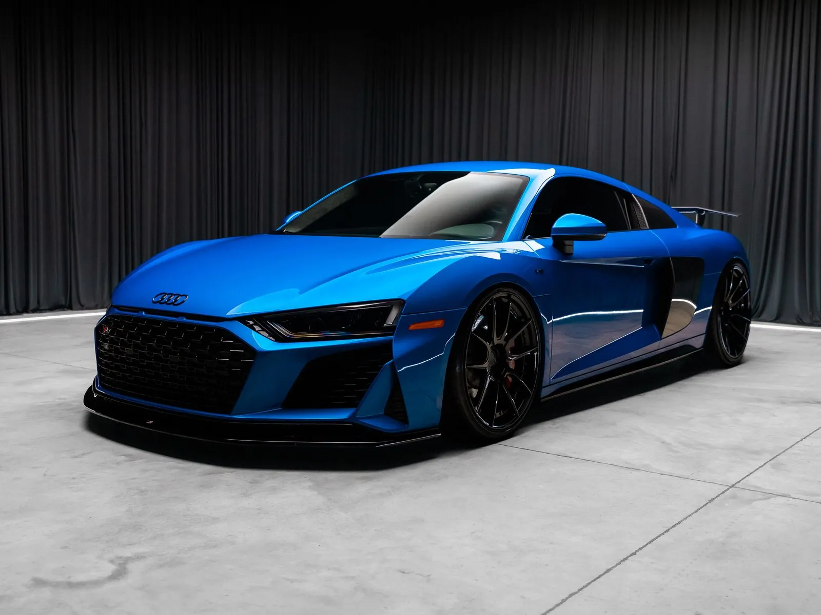 Photos of 2022 Audi R8 V10 performance for sale in New Albany, IN at HyperCars