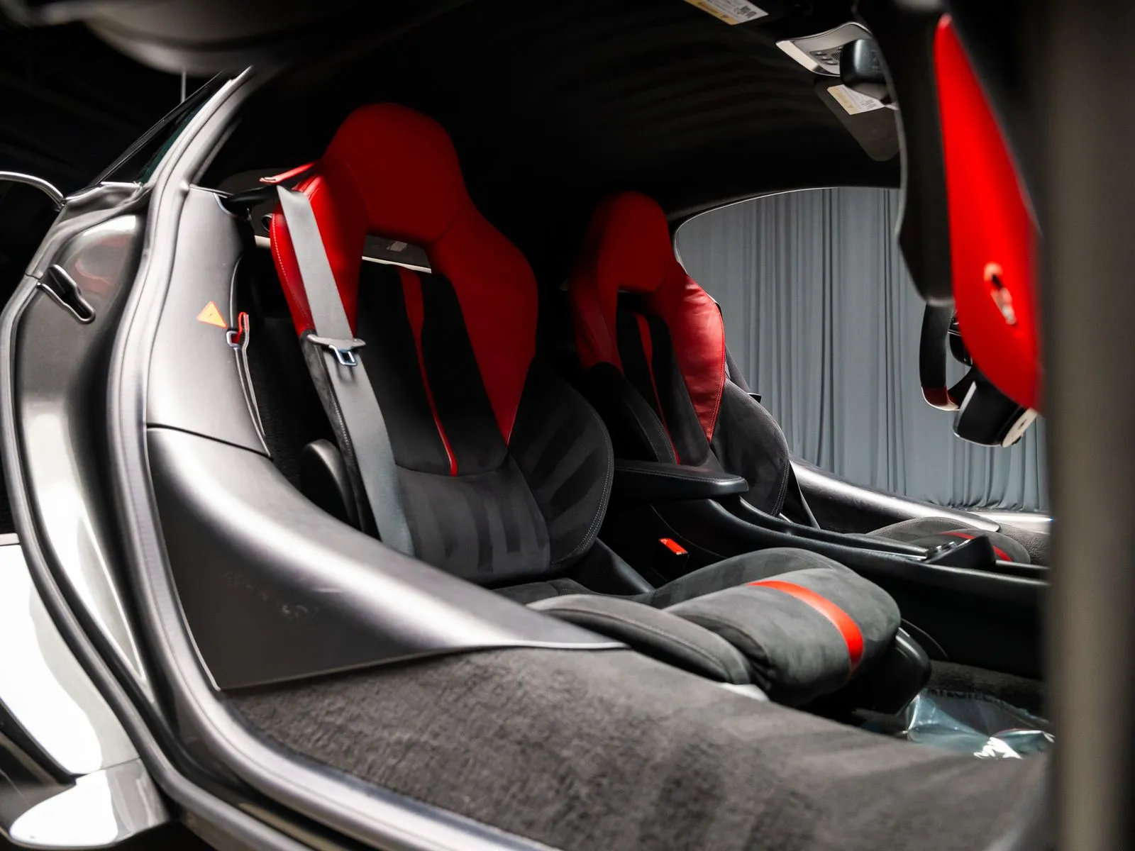 More photos of 2017 McLaren 570S at HyperCars, IN