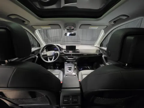 Photos of 2020 Audi Q5 45 Premium Plus for sale in New Albany, IN at HyperCars