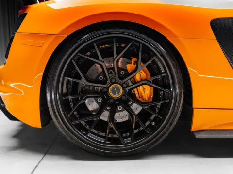 More photos of 2017 Audi R8 5.2 Plus at HyperCars, IN