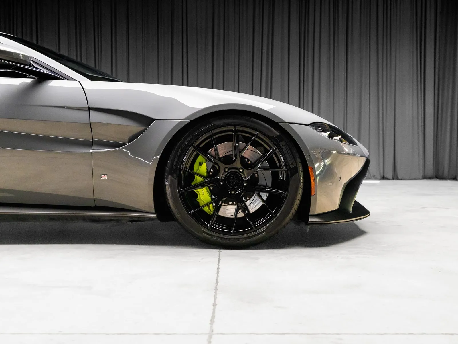 Photos of 2020 Aston Martin Vantage for sale in New Albany, IN at HyperCars