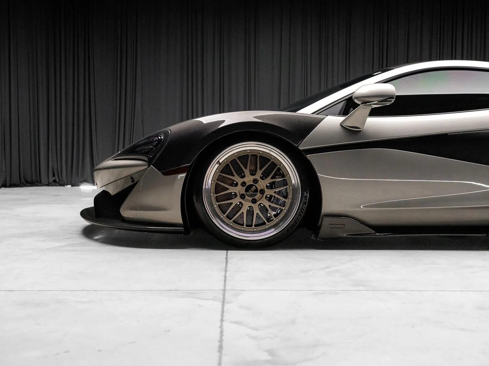 More photos of 2017 McLaren 570S at HyperCars, IN