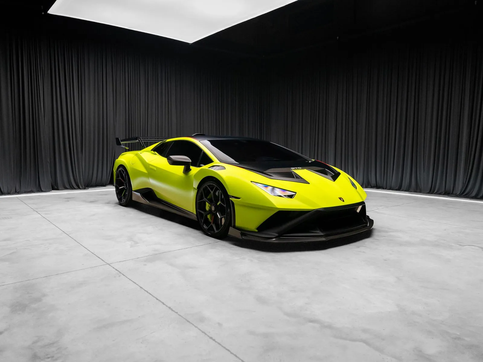 Photos of 2022 Lamborghini Huracan STO for sale in New Albany, IN at HyperCars