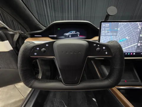 More photos of 2021 Tesla Model S Long Range at HyperCars, IN