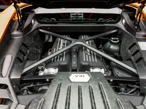 Photos of 2018 Lamborghini Huracan LP580-2 for sale in New Albany, IN at HyperCars
