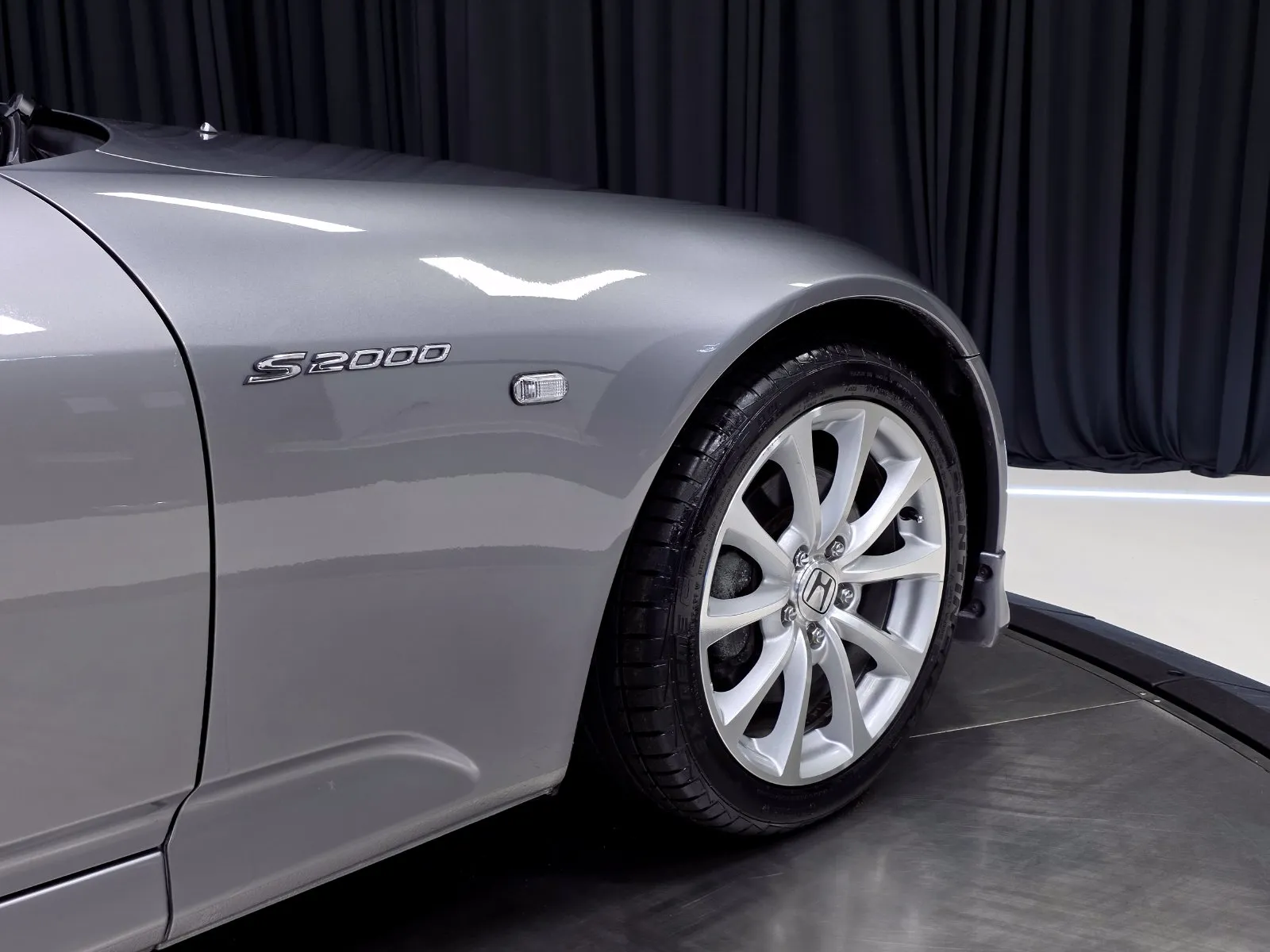 More photos of 2001 Honda S2000 at HyperCars, IN