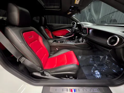 Photos of 2018 Chevrolet Camaro SS for sale in New Albany, IN at HyperCars