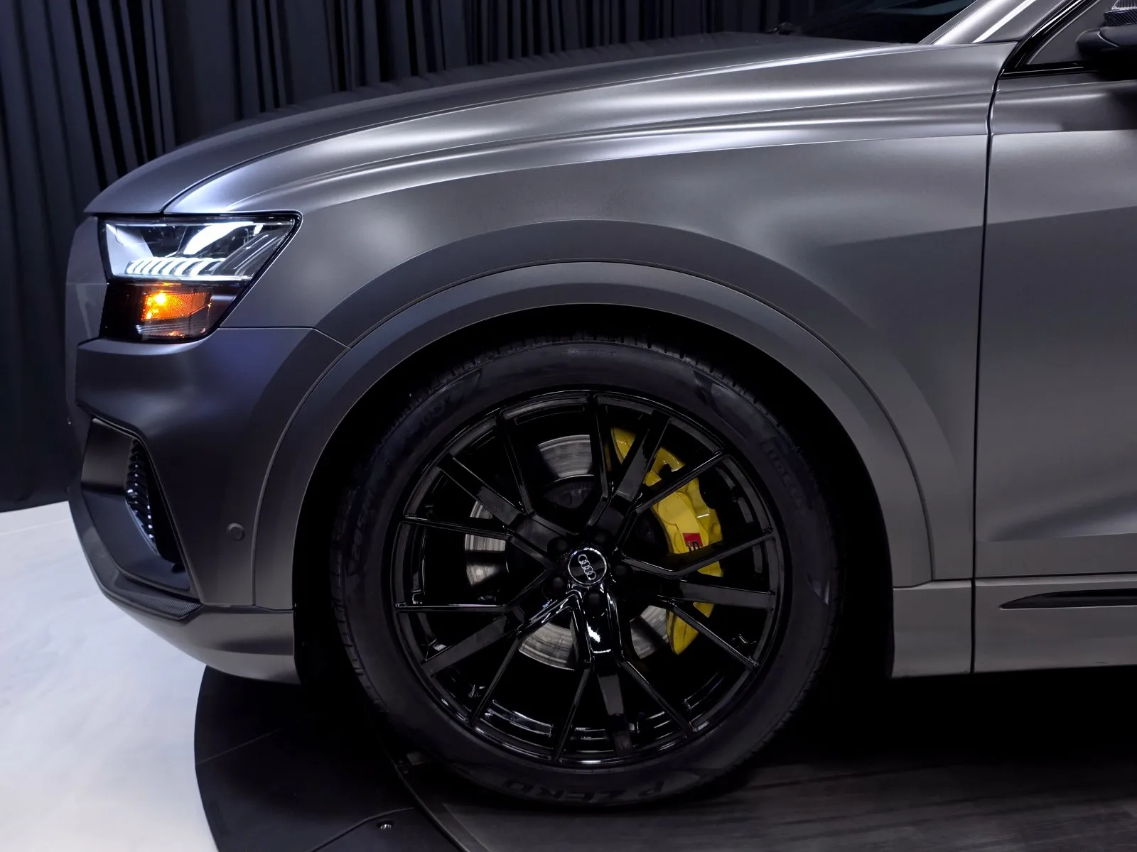 More photos of 2020 Audi SQ8 4.0T Prestige at HyperCars, IN