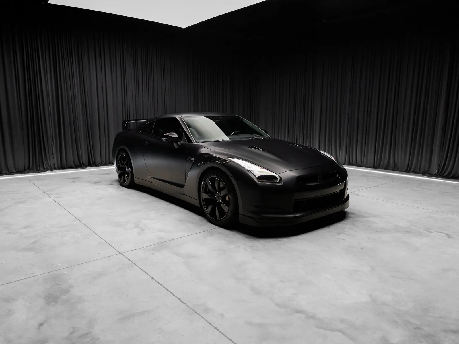 Photos of 2009 Nissan GT-R Premium for sale in New Albany, IN at HyperCars