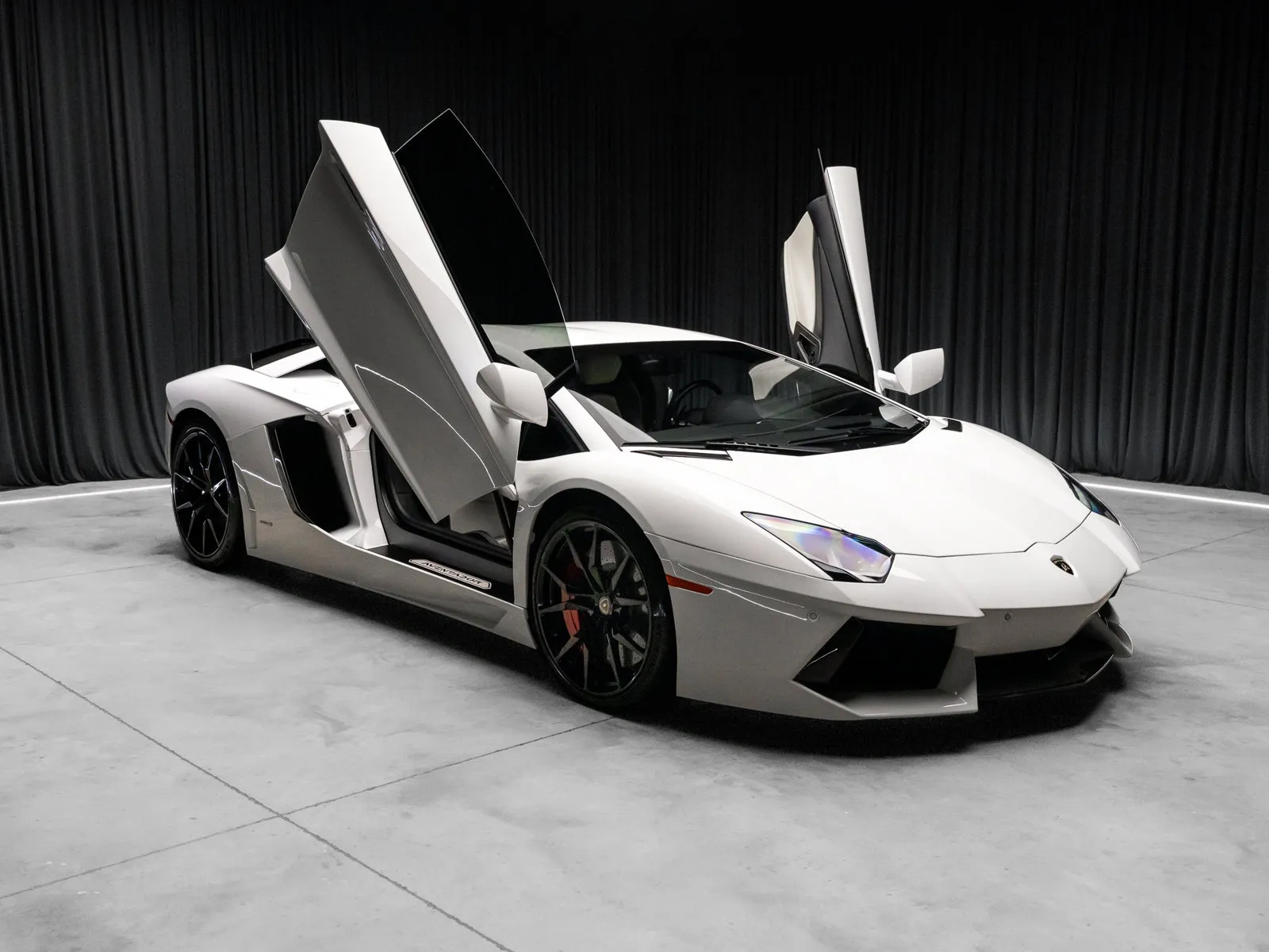 Photos of 2014 Lamborghini Aventador LP700-4 for sale in New Albany, IN at HyperCars