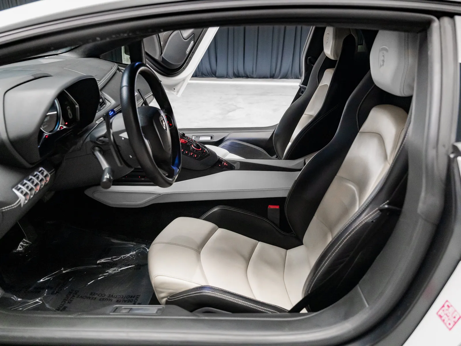 Another view of 2014 Lamborghini Aventador LP700-4 for sale in New Albany, IN at HyperCars