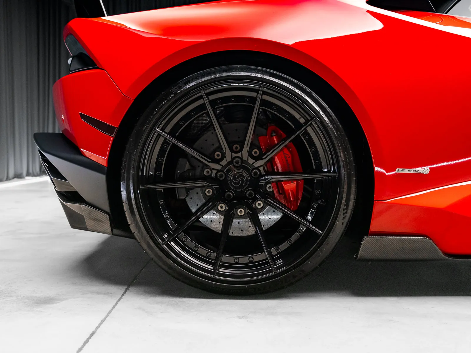 More photos of 2015 Lamborghini Huracan LP610-4 at HyperCars, IN