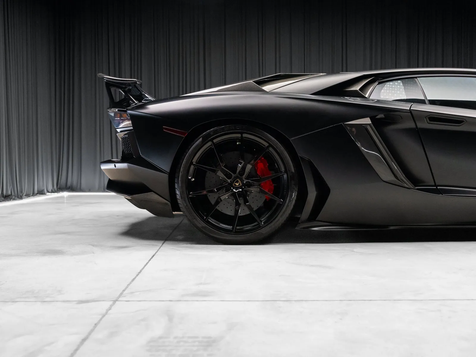 Another view of 2015 Lamborghini Aventador LP 700-4 for sale in New Albany, IN at HyperCars