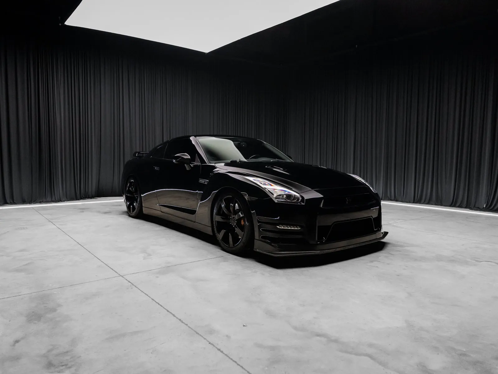 More photos of 2009 Nissan GT-R Premium at HyperCars, IN