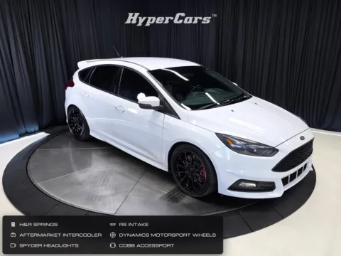 White 2017 Ford Focus ST for sale in New Albany, IN