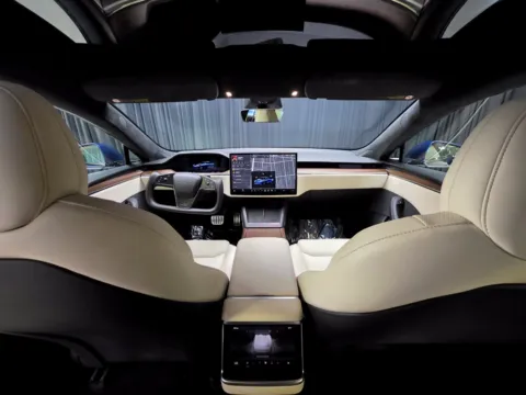 Photos of 2022 Tesla Model S for sale in New Albany, IN at HyperCars