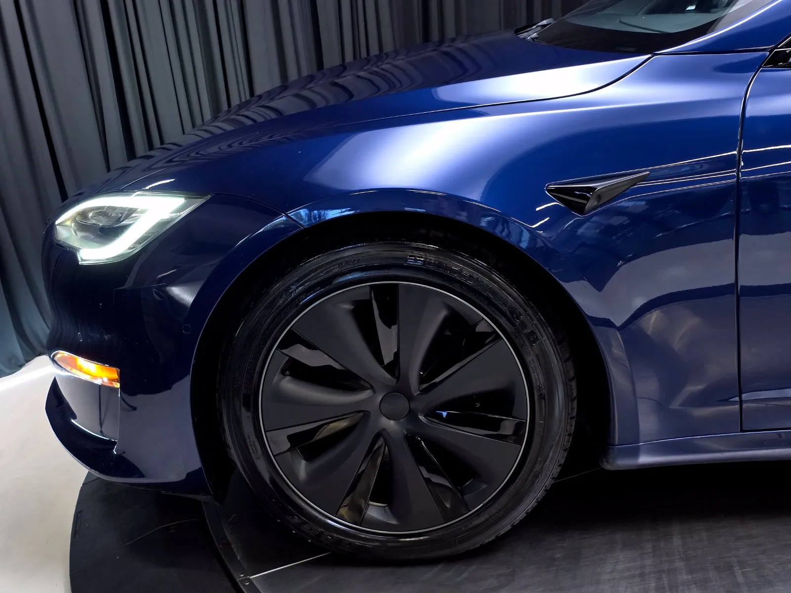 More photos of 2022 Tesla Model S at HyperCars, IN