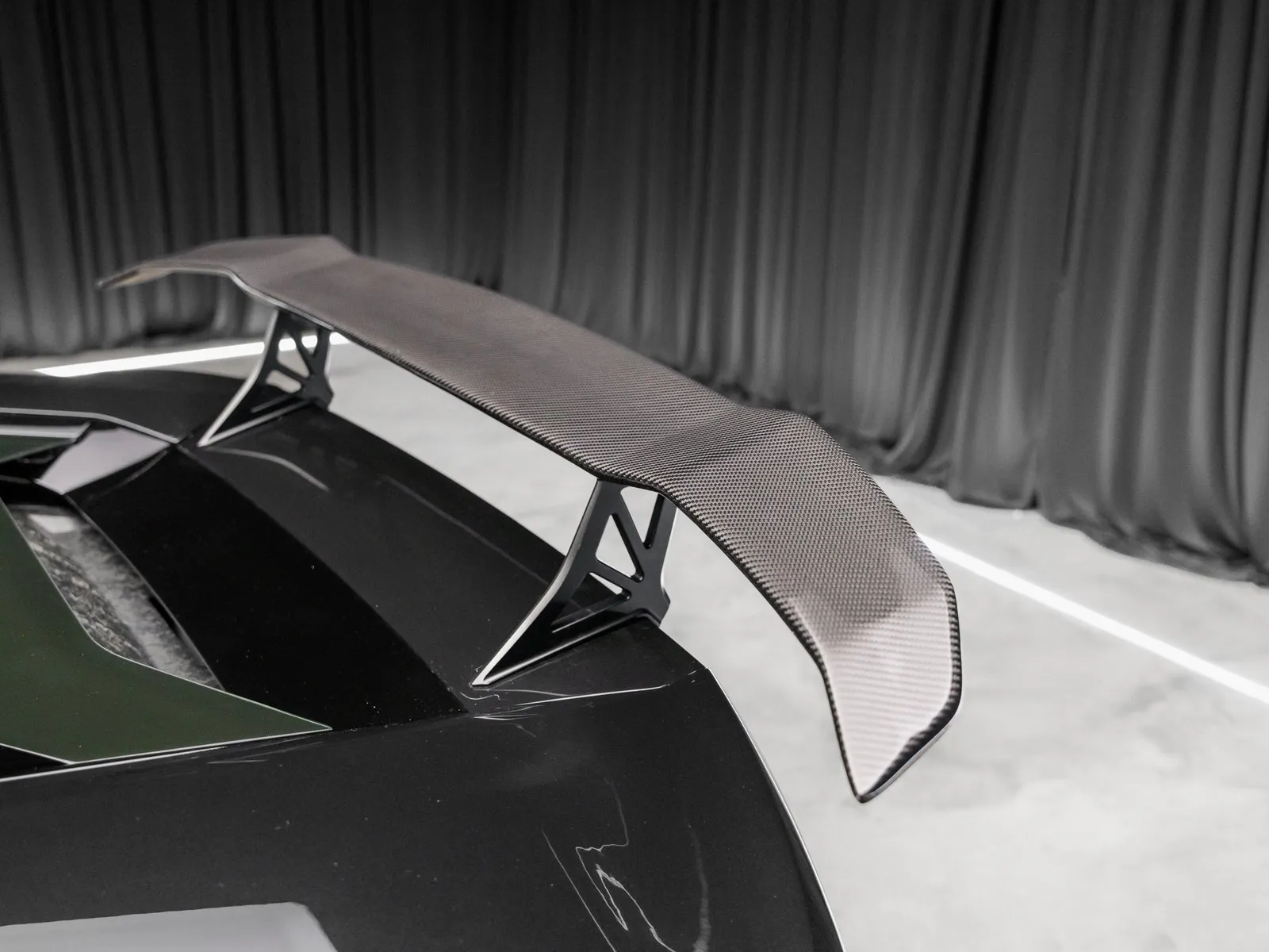 More photos of 2016 Lamborghini Huracan LP610-4 at HyperCars, IN