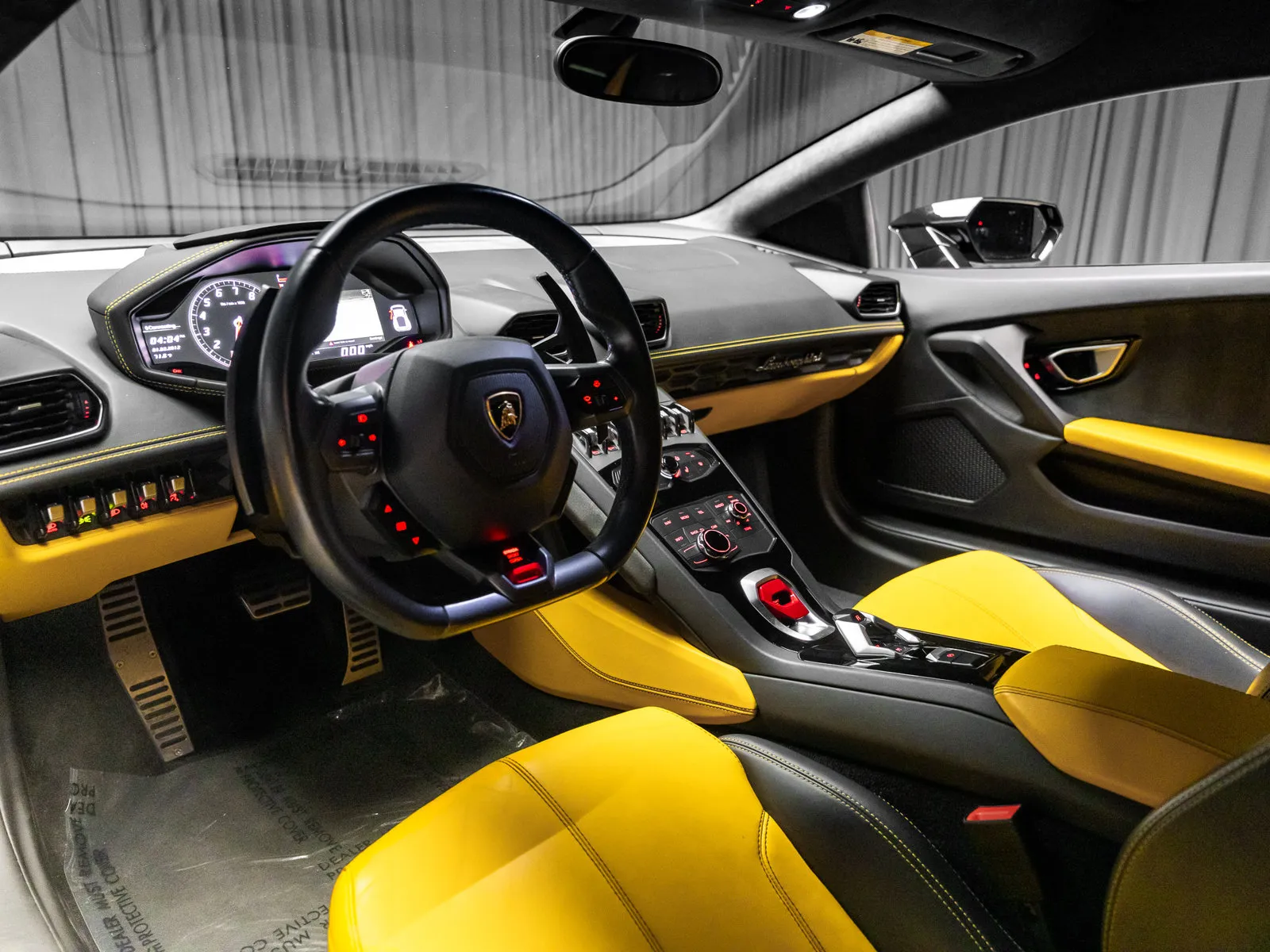 Photos of 2016 Lamborghini Huracan LP610-4 for sale in New Albany, IN at HyperCars