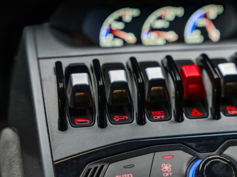 More photos of 2015 Lamborghini Huracan LP610-4 at HyperCars, IN