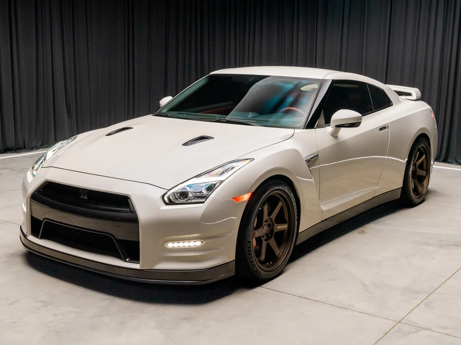 Photos of 2016 Nissan GT-R Premium for sale in New Albany, IN at HyperCars