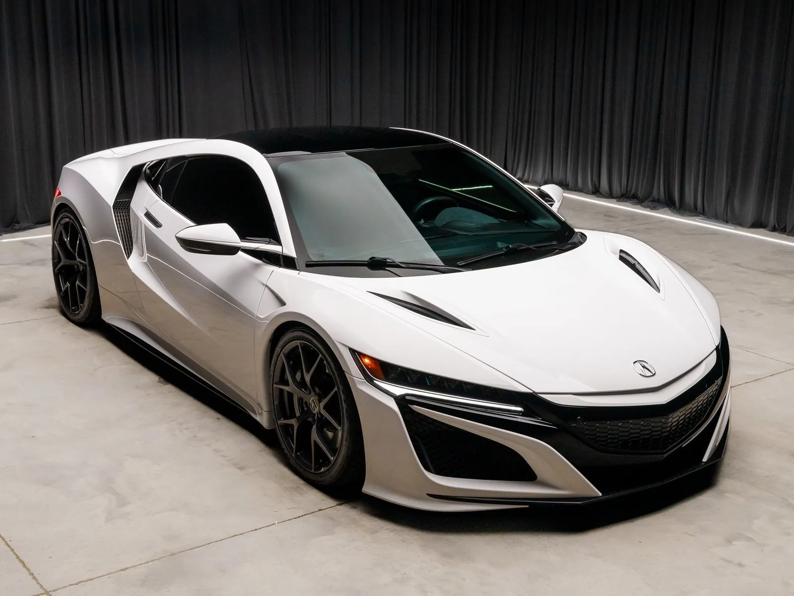 Photos of 2017 Acura NSX for sale in New Albany, IN at HyperCars