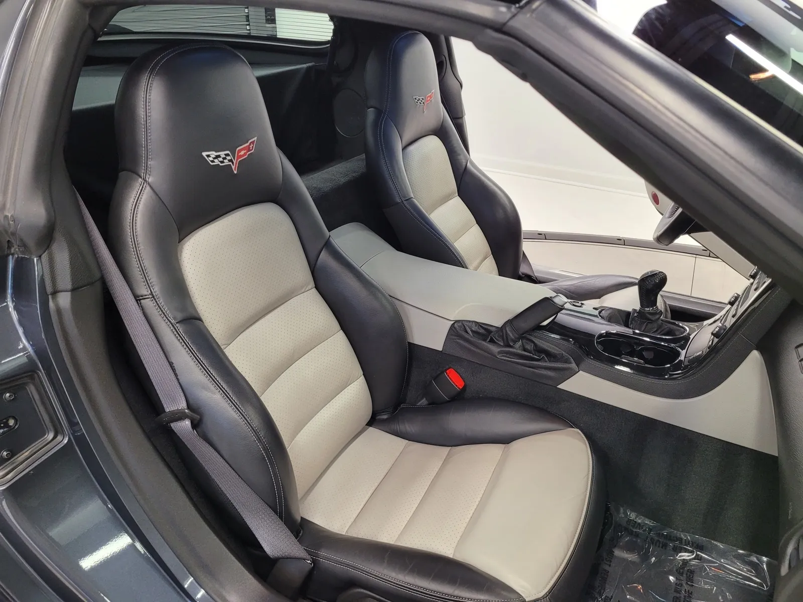 Photos of 2009 Chevrolet Corvette for sale in New Albany, IN at HyperCars